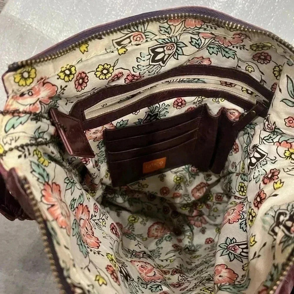 VTG LATICO USA Cherry Red  Distressed Leather Shoulder Hobo Tote Handbag - Picture 8 of 10